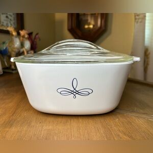Vintage Corning Ware Black Trefoil Scroll 2.5 Qt Casserole Dish w/Fin Pyrex Lid